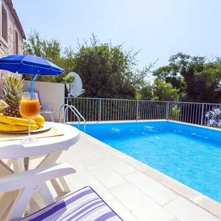 Сasa de vacaciones House Ned Tučepi