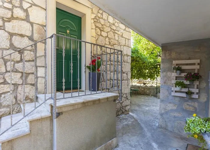 House Ned Feriehus Tučepi